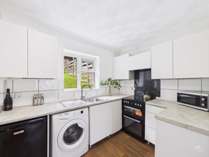 Kitchen- click for photo gallery